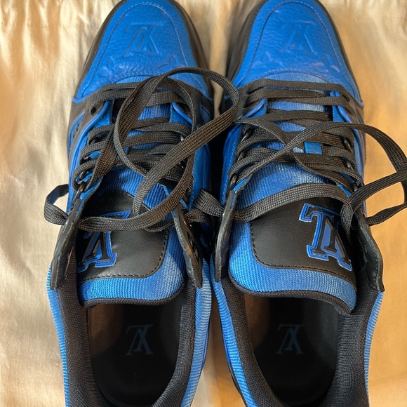 Men’s LV Sneakers - Picture 5 of 10